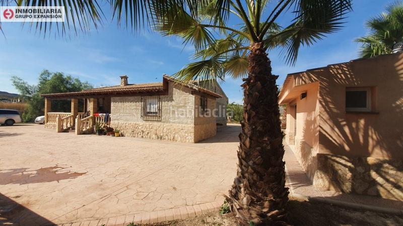 Foto 0306c9d8-7a16-4a06-8a01-ec3e45d2606d. Xalet amb piscina a El Castillo Aspe