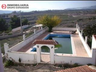 Xalet a Novelda. Chalet en novelda tipo caserío muy bien situado