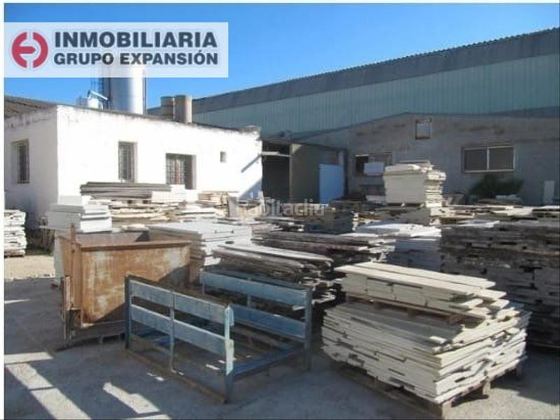 Foto c332ec9b-b614-467e-8264-10fcd3424d0a. Fabrikhalle in Novelda