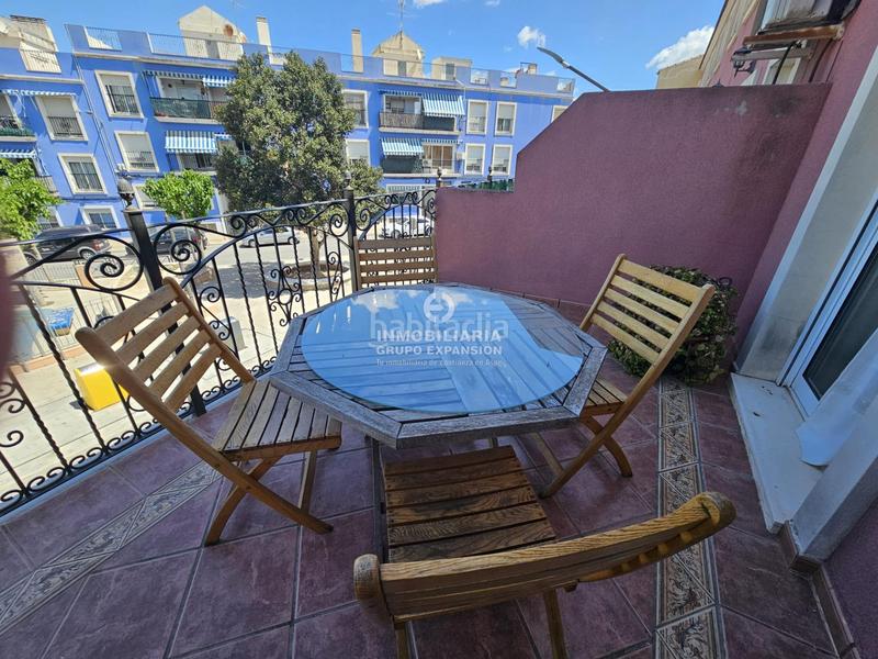 Foto f68f2298-c78f-4884-9859-e491eb5eb9b6. Casa amb aparcament a El Castillo Aspe