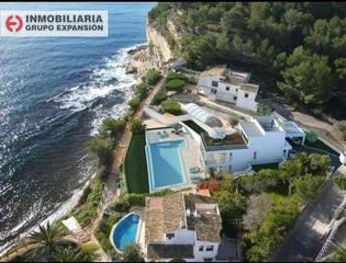 Chalet in Benissa Pueblo. Espectacular chalet de lujo en benissa costa en 1 linea