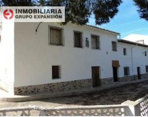 Xalet a El Castillo. Espectacular chalet en aspe tipo villa con nave muy bien situado
