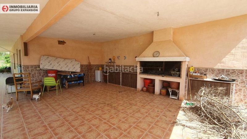 Foto 42689e75-3d11-4e53-90b8-4c5f8ec3adc7. Chalet  de 550 metros con piscina zona uchel en Aspe