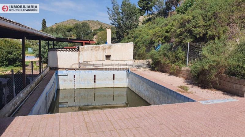 Foto 734a046d-cc04-4cde-a361-3a65cb540b17. Chalet  de 550 metros con piscina zona uchel en Aspe