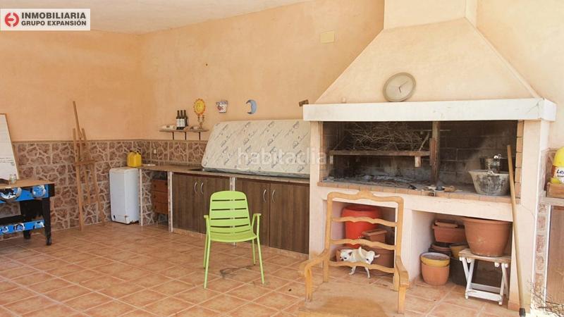 Foto 8c25492d-f5a0-48bb-b797-e3b2400b9f63. Chalet  de 550 metros con piscina zona uchel en Aspe