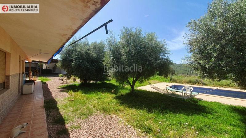 Foto dc86ba65-58b7-474c-b68e-68c27ab929a0. Chalet  de 550 metros con piscina zona uchel en Aspe