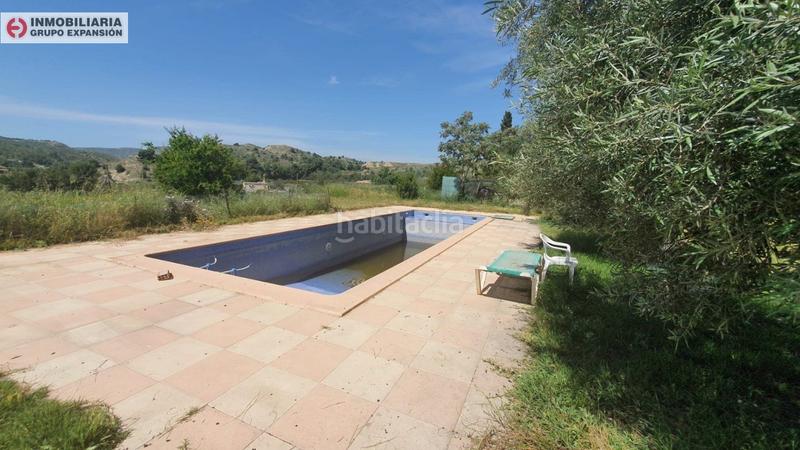 Foto e4c017bb-45c5-4e3d-9f51-31be274a3494. Chalet  de 550 metros con piscina zona uchel en Aspe