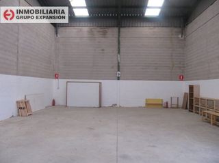 Industrial building in Novelda. Nave en novelda de 200 m² y 11.000 m² de terreno