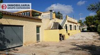 Xalet a Centro. Chalet con nave en elche, montesol muy bien situado