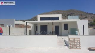 Xalet a Fortuna. Chalets en fortuna de obra nueva con piscina muy bien situados