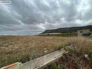 Finca rústica a El Castillo. Terreno en aspe muy bien situado  zona alcana