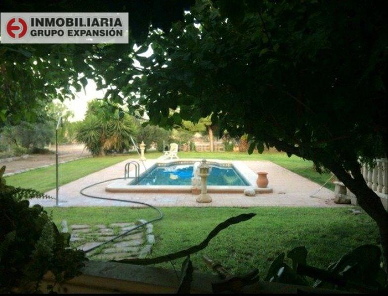 Foto c37ae496-4ec6-4cad-a669-ea368256d218. Chalet  de lujo con piscina y barbacoa en El Castillo Aspe
