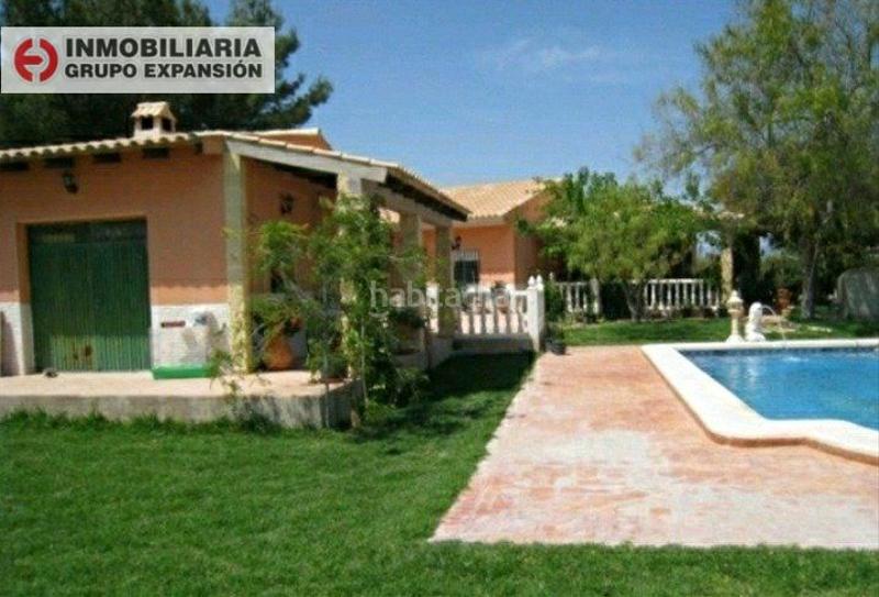 Foto ce0f27b8-c69a-4124-a503-fee81a2eacea. Chalet  de lujo con piscina y barbacoa en El Castillo Aspe