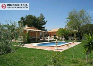 Xalet a El Castillo. Chalet de lujo en aspe con piscina y barbacoa