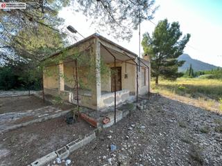 Xalet a El Castillo. Chalet en aspe con 3.300 metros de parcela muy bien situado