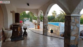 Xalet a El Castillo. Chalet en aspe con piscina muy bien situado  zona alcana