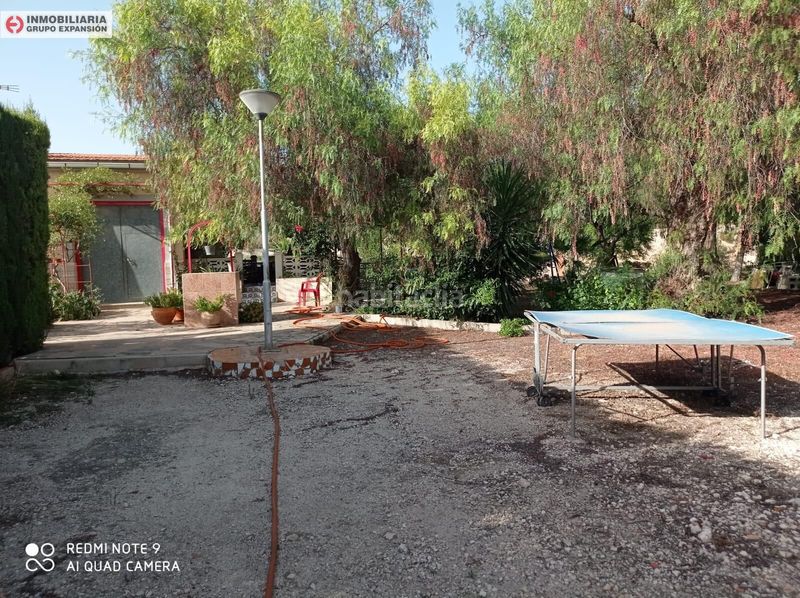 Foto ac4ec441-b0e7-4243-8b06-f05a1339709c. Xalet amb piscina a Novelda