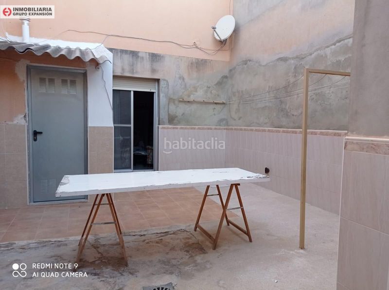 Foto b2f6ba54-d512-4e49-b372-fd9414d74db1. Xalet amb piscina a Novelda