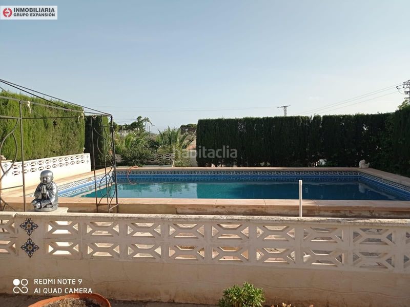 Foto c124c348-4cd6-45e3-a06d-53d02d8cfaed. Xalet amb piscina a Novelda