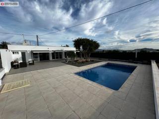 Chalet en El Castillo. Espectacular chalet de lujo en aspe con piscina