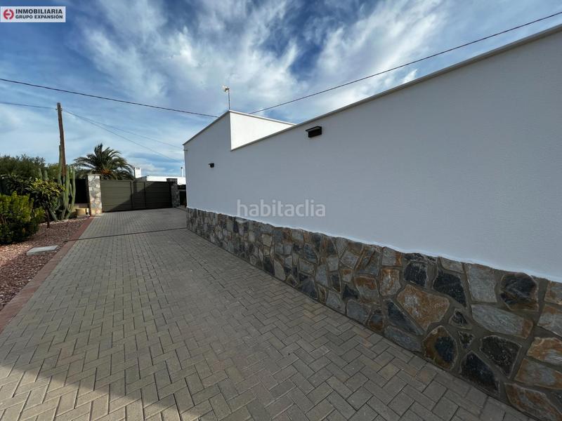 Foto cf8c70ac-a983-4a26-b850-35d8cc2efbe0. Chalet espectacular chalet de lujo con piscina en Aspe
