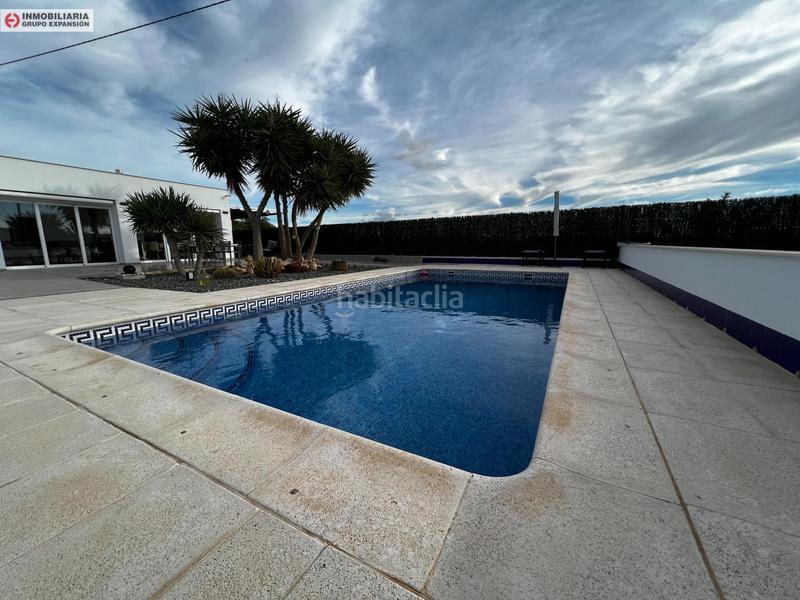 Foto ebef4d0f-6acb-47a7-bae1-e68e26322a88. Chalet espectacular chalet de lujo con piscina en Aspe