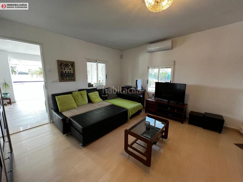 Foto f19c3eea-47e1-4cd2-8560-796ddcbbe991. Chalet espectacular chalet de lujo con piscina en Aspe