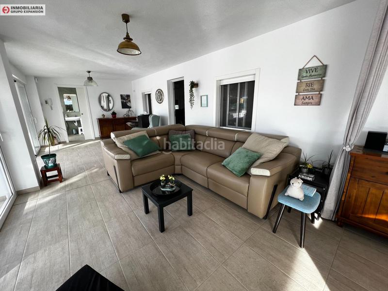 Foto f7d468d6-7805-4b82-b649-a54769f1eeaf. Chalet espectacular chalet de lujo con piscina en Aspe