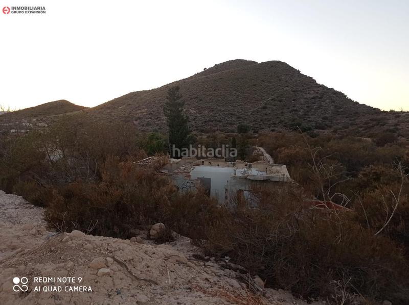 Foto 47a5d0f4-1dc4-497a-a1b4-ff1691c07776. Chalet in Novelda