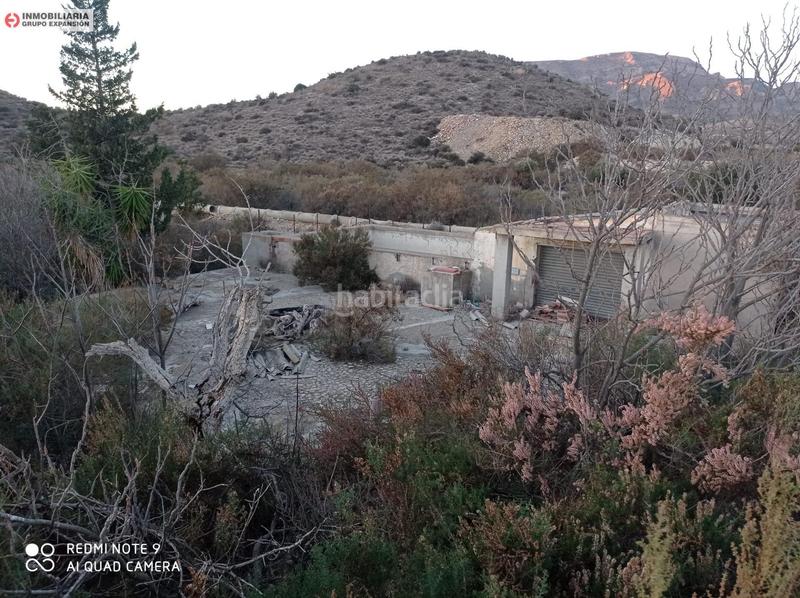 Foto aebc5c13-a63a-4864-834d-aa3d210f8cd2. Chalet in Novelda