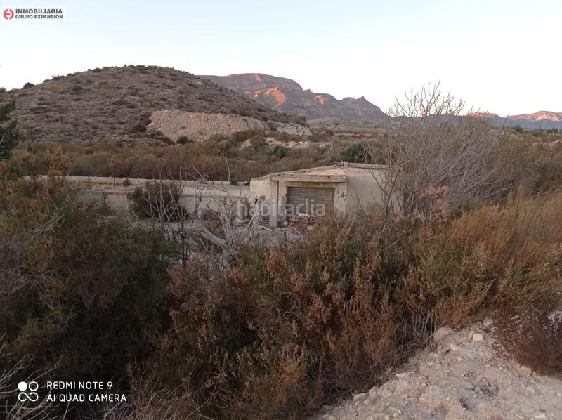 Foto c132d53b-af85-4eb9-af82-1ee481c1a691. Chalet in Novelda