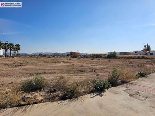 Terreny residencial a Pedanías Oeste. Solar industrial en aspe de 3.270 metros muy bien situado