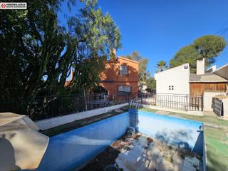 Xalet a Centro. Gran chalet de 608 metros con piscina en elche  zona montesol