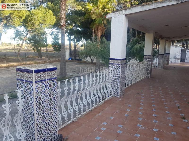 Foto cc1b59f1-f6a9-4db6-832f-210b67371bd3. Xalet amb piscina a El Castillo Aspe