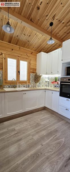 Foto 244ed41d-c2a8-41b8-bf46-c541525ee616. Xalet amb aparcament a Monforte del Cid