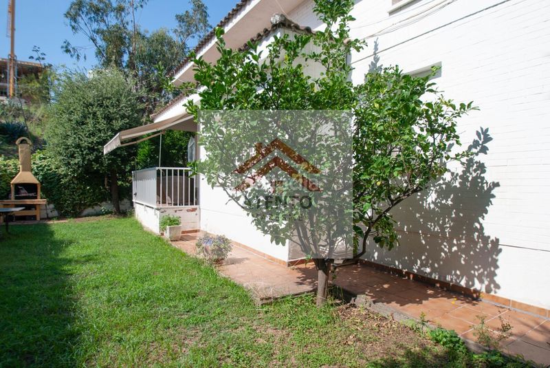 Foto 2813629e-f7fe-4e38-b250-a9a67d407de9. Casa aparellada amb calefacció aparcament a Teià