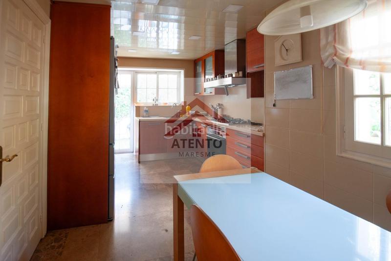 Foto d2e121a4-777e-44a5-bb7a-e82482c8e3b7. Maison jumelée avec chauffage parking dans Teià