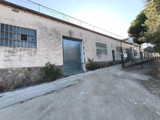 Affitto Capannone industriale in Teià. Nave o local de alquiler en poligono la bobila