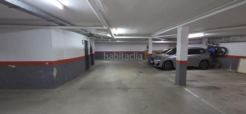 Foto 2a4b2efb-ba32-45f5-a15c-edd2674c09fc. Aparcament cotxe a Teià