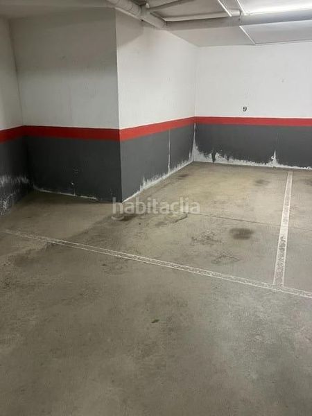 Foto fd77e1d6-332d-49a1-b4e5-34439302f062. Aparcament cotxe a Teià