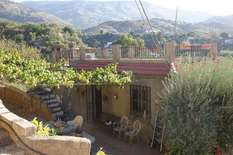 Foto 65cf1966-1f70-46d3-9a9f-9d13dedf820f. Xalet amb aparcament a Órgiva