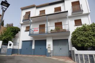 Casa a Órgiva. Casa en venta en centro, 3 dormitorios.