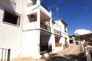 Casa a Taha (La). Casa en venta en mecina fondales, 5 dormitorios.