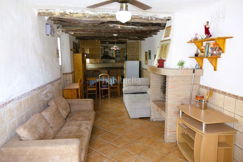Foto f00a62d9-698e-4922-93fc-4d97e4aa827c. Casa amb aparcament a Órgiva