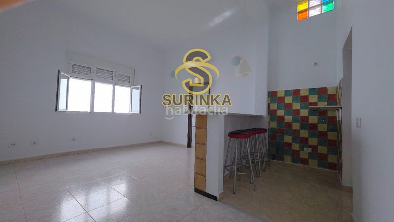 Foto 35367c80-5111-4d80-98b2-4d842e33ef3d. Casa adossada amb aparcament a Jinamar Telde