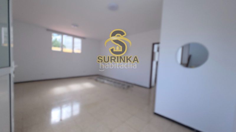 Foto 3eb38d7a-1d8e-4864-8c8d-3090f81b3681. Casa adossada amb aparcament a Jinamar Telde