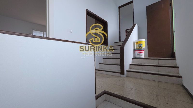 Foto 79e87a41-361a-4924-a08c-ada16b2989ce. Casa adossada amb aparcament a Jinamar Telde