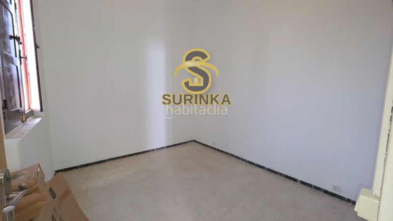 Foto a73b54ec-ecf3-42a1-9bf6-a86dd61c5bd9. Casa adossada amb aparcament a Jinamar Telde