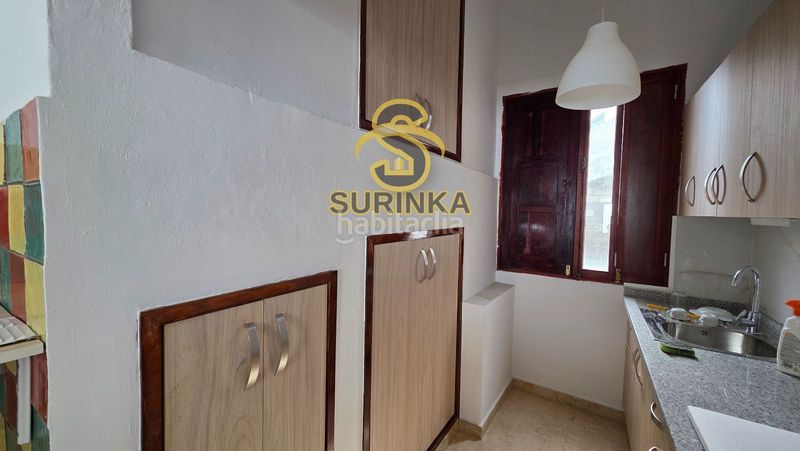 Foto bd33195e-76ff-4449-9a8a-c3df1635a25f. Casa adossada amb aparcament a Jinamar Telde