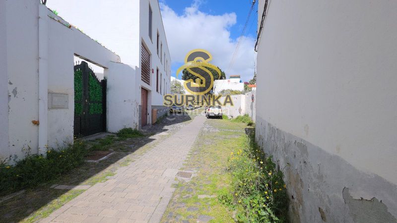 Foto c4d1385e-8039-418f-bdb3-46de34a3c173. Casa adossada amb aparcament a Jinamar Telde